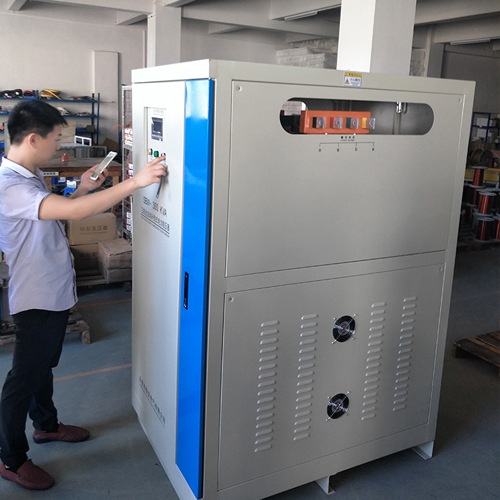 全自動(dòng)三相電源穩(wěn)壓器