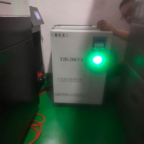加工中心用三相穩(wěn)壓器