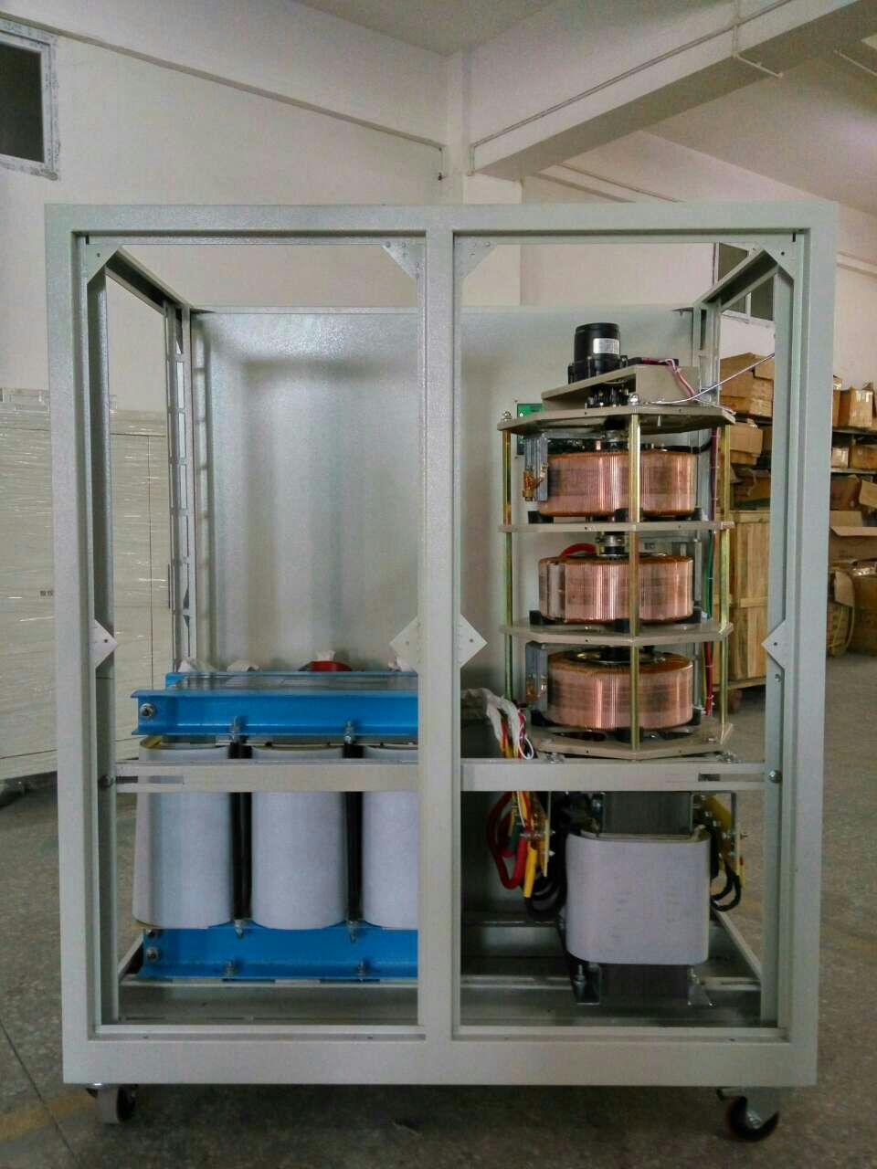 深圳大功率穩壓器實物圖-工業用穩壓器